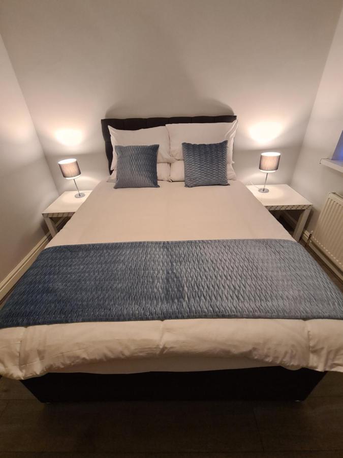 Whole House - 4 Bedrooms - Parking - Sleeps 8 เบอร์มิงแฮม ภายนอก รูปภาพ