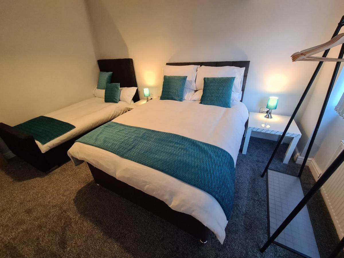 Whole House - 4 Bedrooms - Parking - Sleeps 8 เบอร์มิงแฮม ภายนอก รูปภาพ