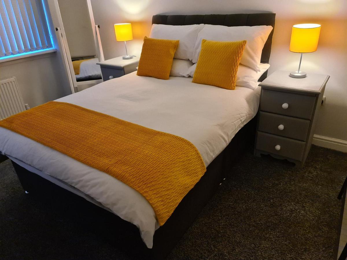 Whole House - 4 Bedrooms - Parking - Sleeps 8 เบอร์มิงแฮม ภายนอก รูปภาพ