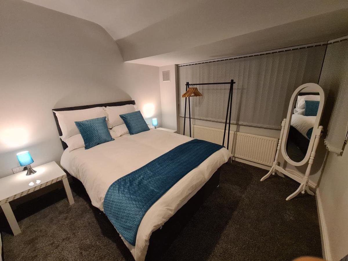 Whole House - 4 Bedrooms - Parking - Sleeps 8 เบอร์มิงแฮม ภายนอก รูปภาพ