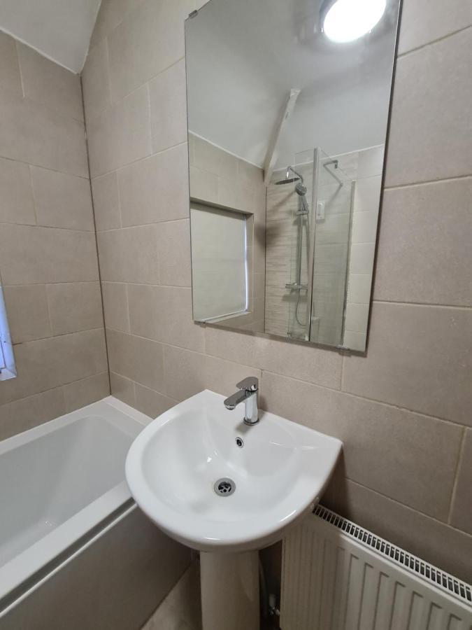 Whole House - 4 Bedrooms - Parking - Sleeps 8 เบอร์มิงแฮม ภายนอก รูปภาพ
